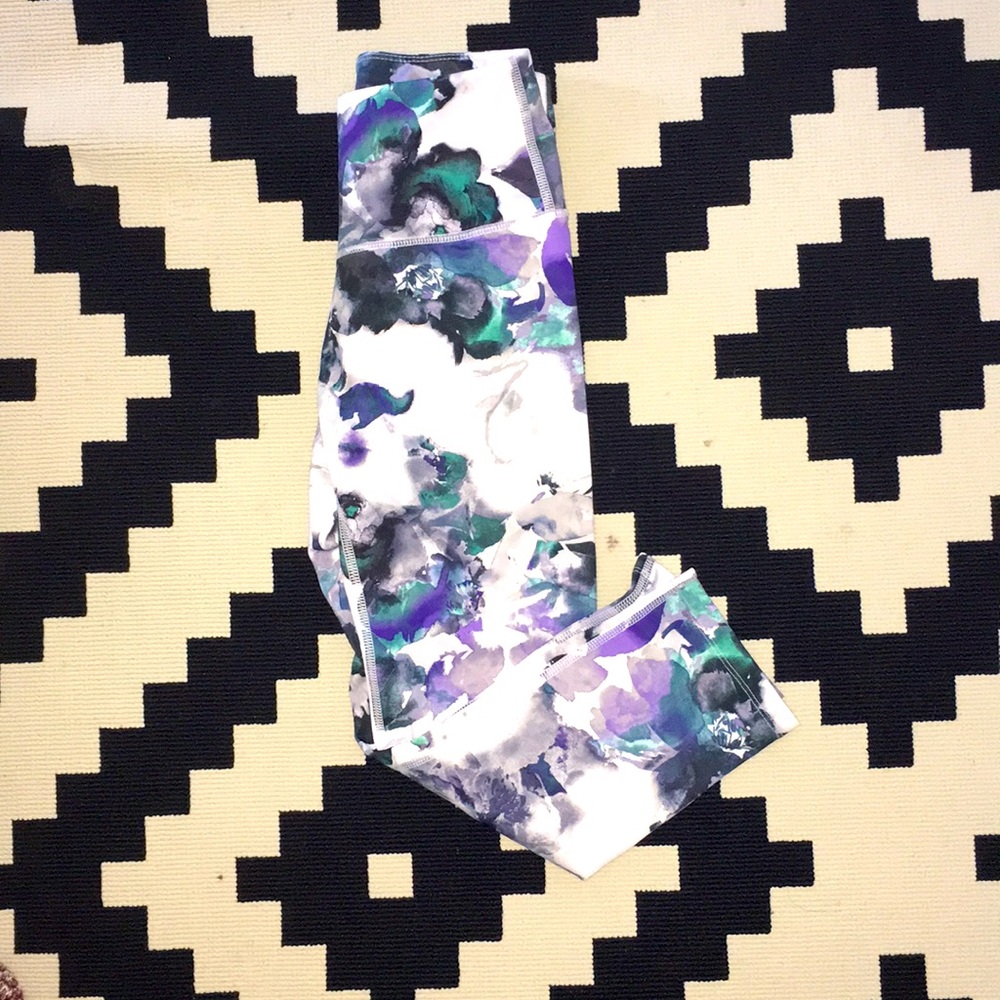 Apana floral yoga legging  Capri style Sz xs